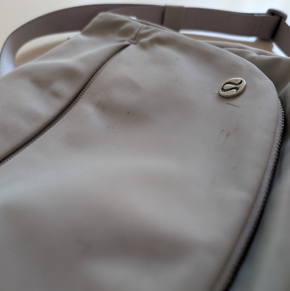 Lululemon All Night Festival Bag Zip Top Seal Grey - Picture 15 of 16